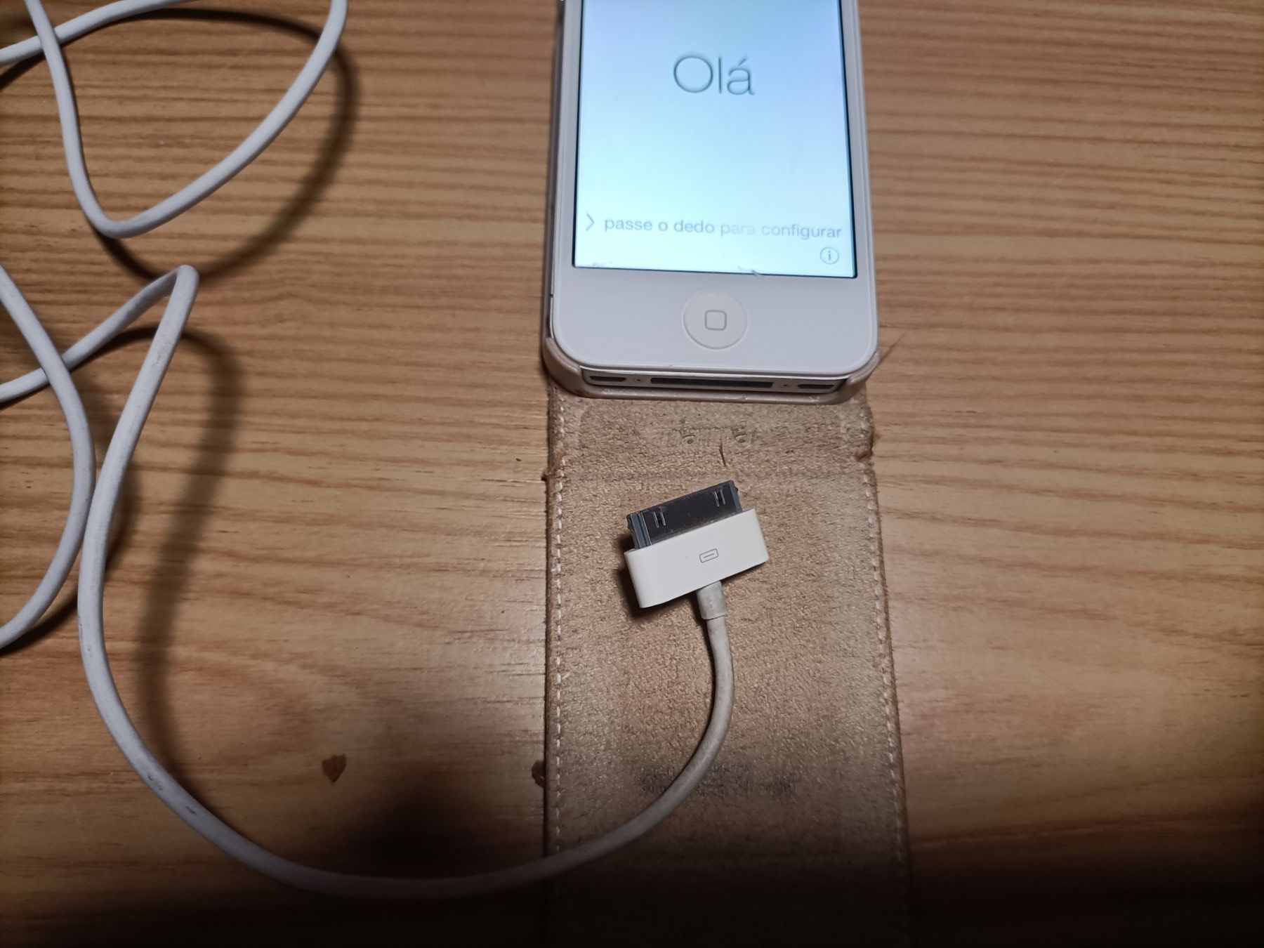 Apple Telefoni cellulari / Smartphones: Weisses iPhone 4S - Inkl. Zubehör! – Usato da Schöftland venduto da Snacketti7 1