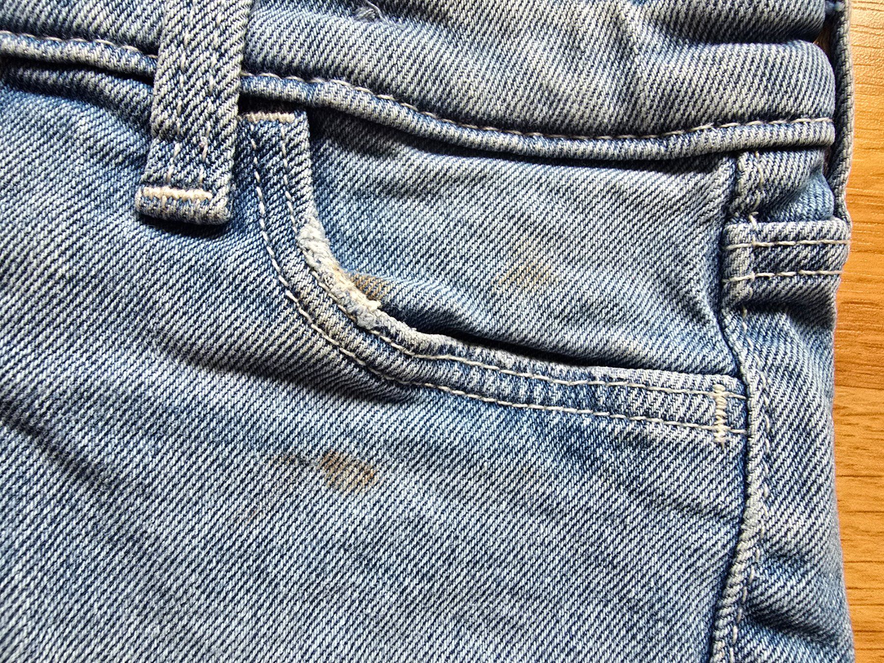 Pantaloni: Jeans Shorts Grösse 104 mit Spitze – Usato da Büttikon AG venduto da Amineah 1