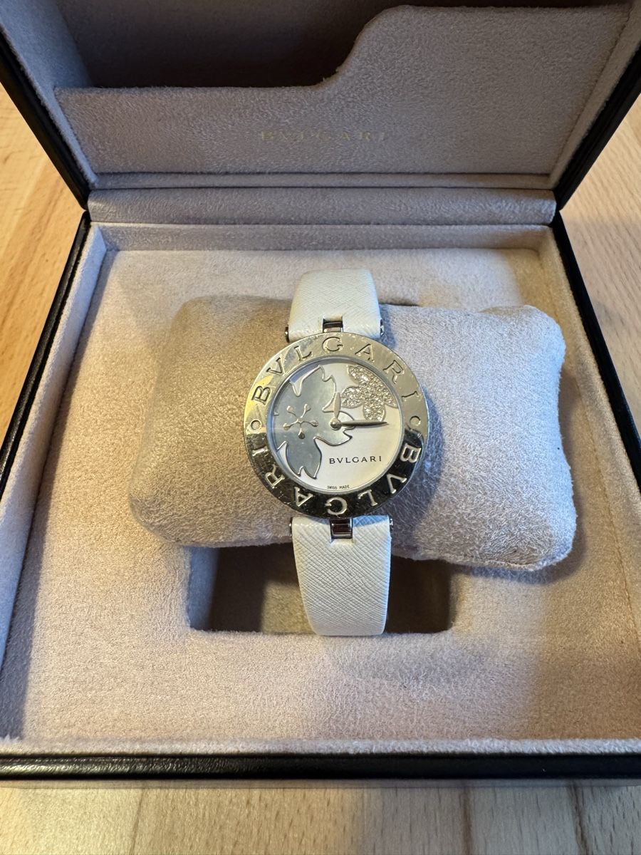 Montre Femme à Cadran Blanc Et Bracelet Argenté - Style Minimaliste - Neuf Sans étiquette