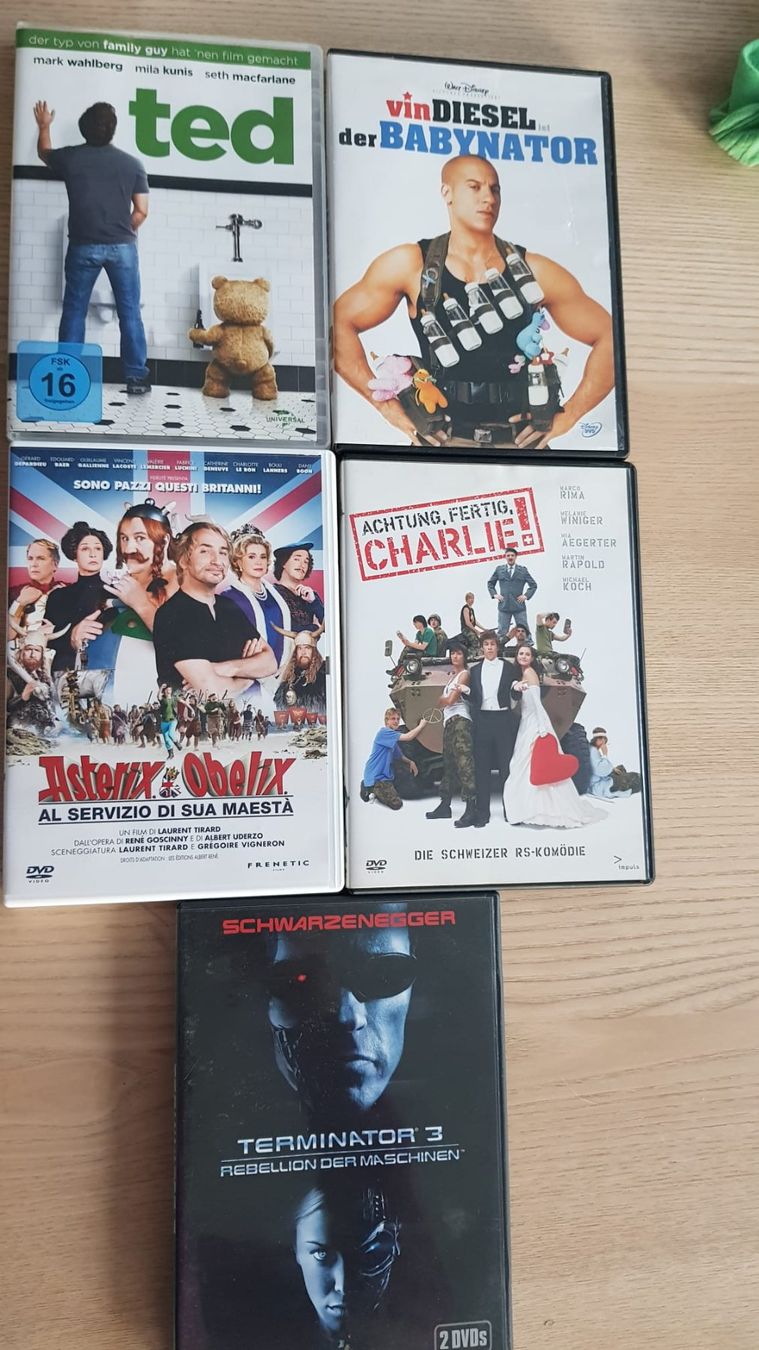 Tutti i DVDs: DVD -Ted, Asterix & Obelix, Terminator 3, Babynator, Charlie – Usato da Spiegel b. Bern venduto da ale_x59l