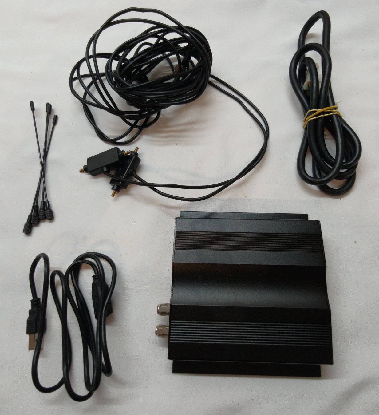 Casse acustiche: Dynavin DVN-010 DTV - Tuner TV – Nuovo e nell'imballaggio originale da Corcelles-près-Payerne venduto da FactoryofSound
