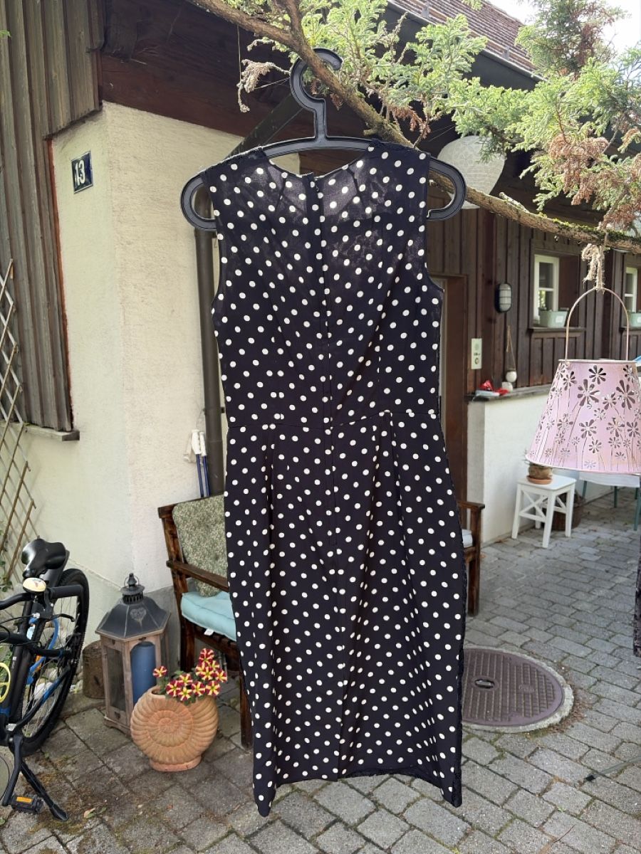 Vestiti: Dolce&gabbana Elegante abito in pizzo e seta nera – Usato da Adliswil venduto da Rampella 1