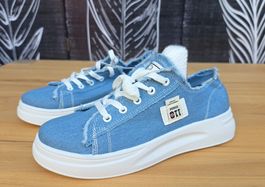 Sneaker Denim blau mit weisser Sohle neuwertig