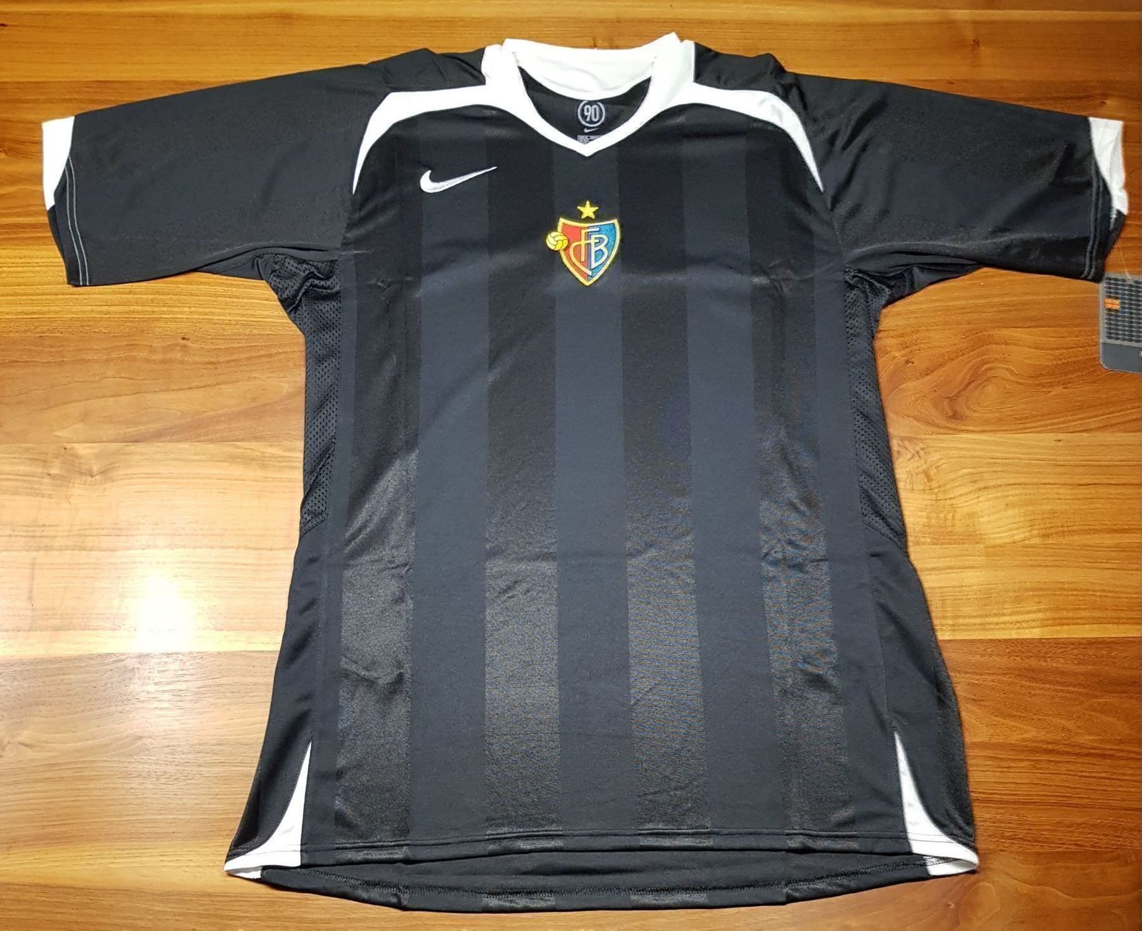 Nike Canottiere & Pantaloni: FC Basel Trikot 2005/2006 sehr selten – Nuovo (secondo la descrizione) da Emmenbrücke venduto da Herzog07 5