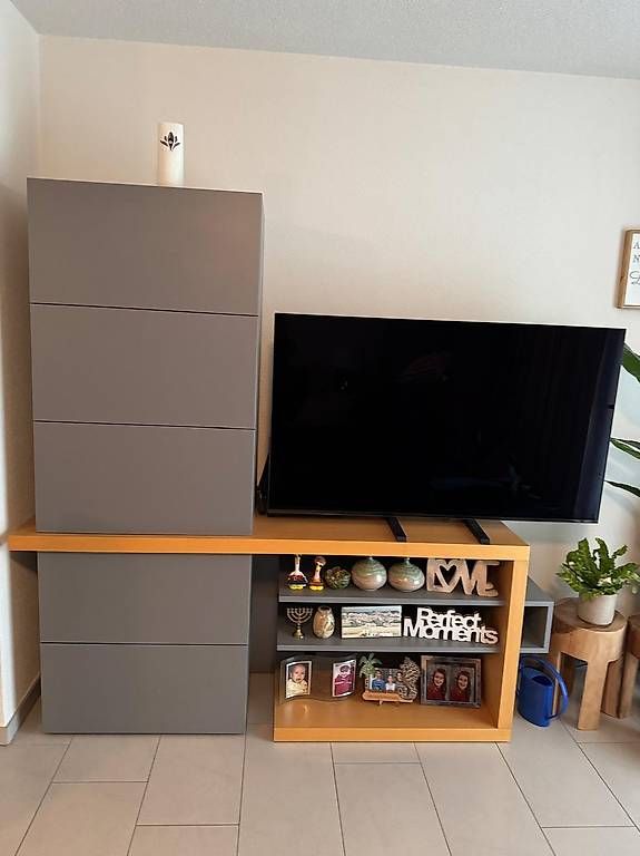 Mobili TV: Wohnzimmer Fernsehmöbel GRATIS – Usato da Dielsdorf venduto da LukeyDukey