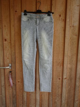 Blau-weiss gestreifte ONLY Hose Gr. XS (W26) - Chan24.44