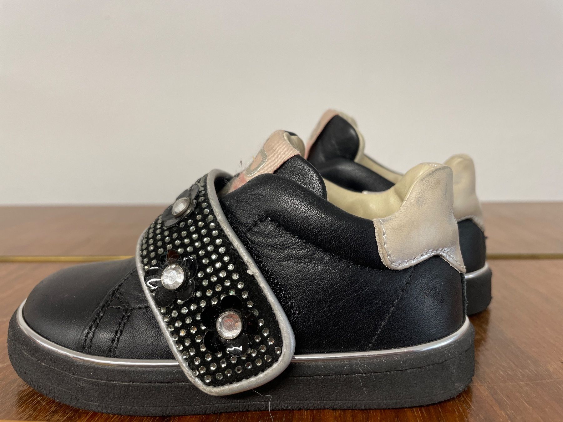 Scarpe per ragazze: Elegante BALDUCCI Mädchen Sneaker / Halbschuhe Gr. 23 – Usato da Frasnacht venduto da GracyStore 2