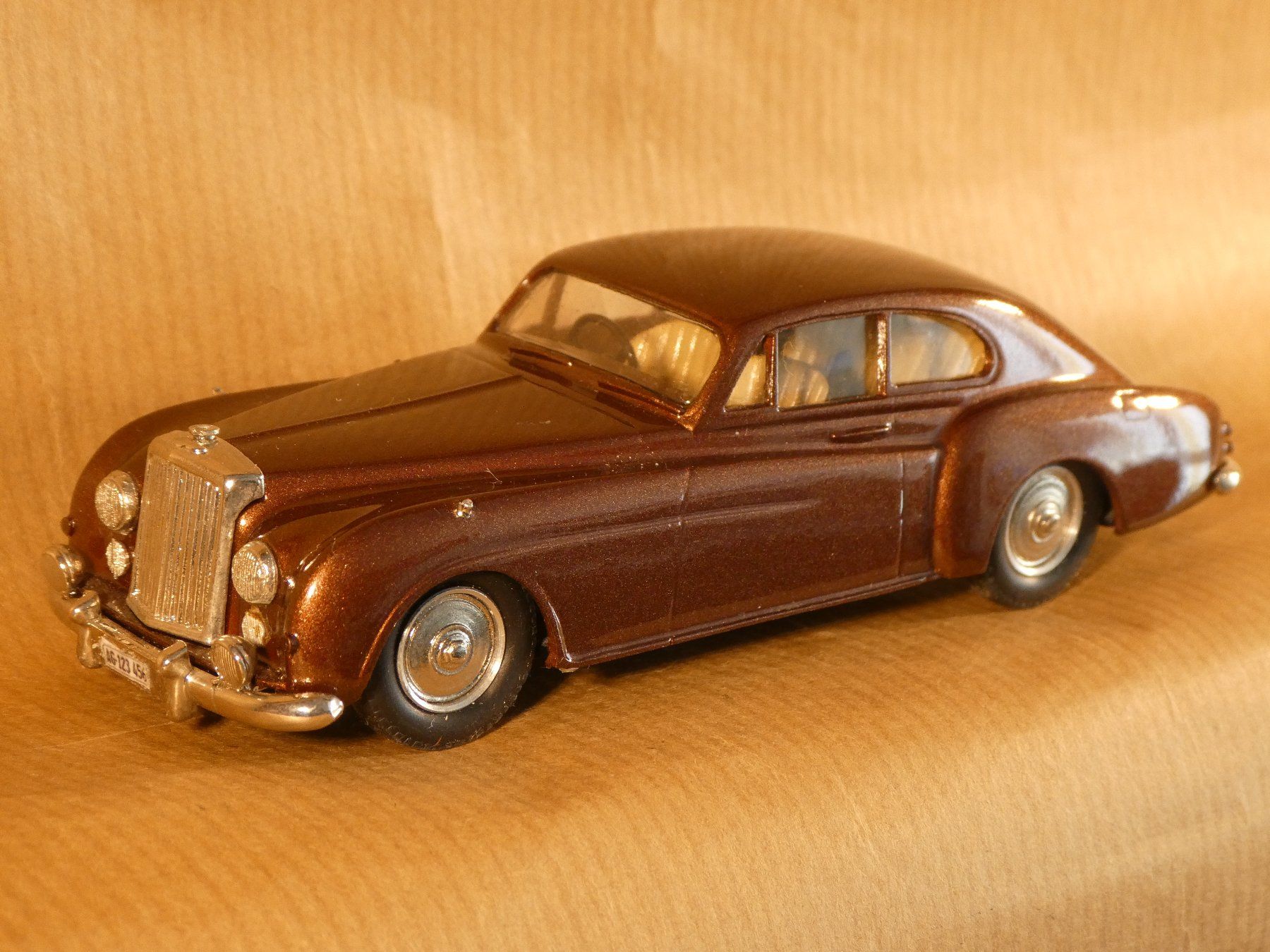 Bentley Modellautos: Automodell 1952 Bentley Continental 1:43 – Gebraucht aus Muri b. Bern von Malagueno 5