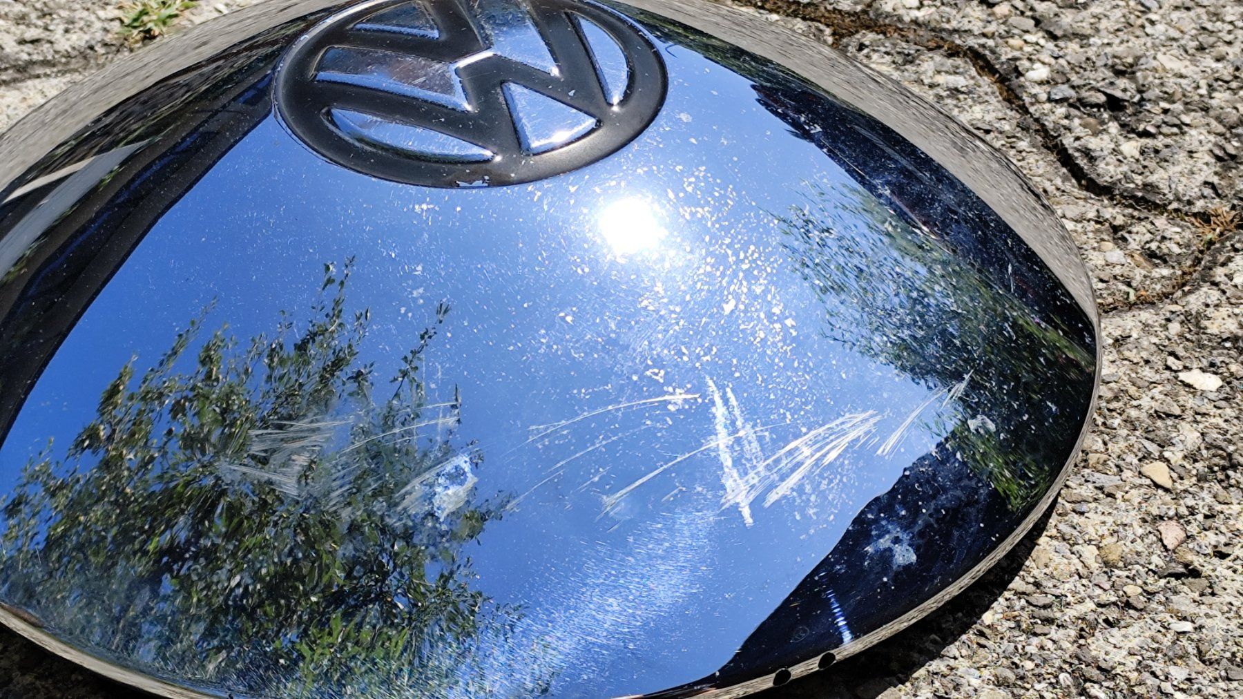 Volkswagen Tutti pezzi di ricambio auto: Radkappe, Radzierblende "Buckel" für VW – Usato da Horw venduto da Marabu111 1