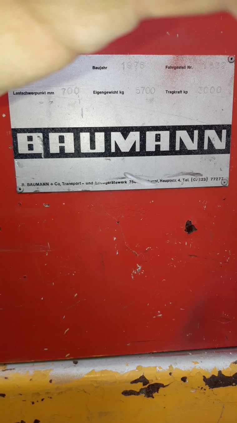 Gabelstapler & Hubwagen: Stapler mit Plattform und Hubgabeln gebraucht – Defekt aus Kappel von gutem 3