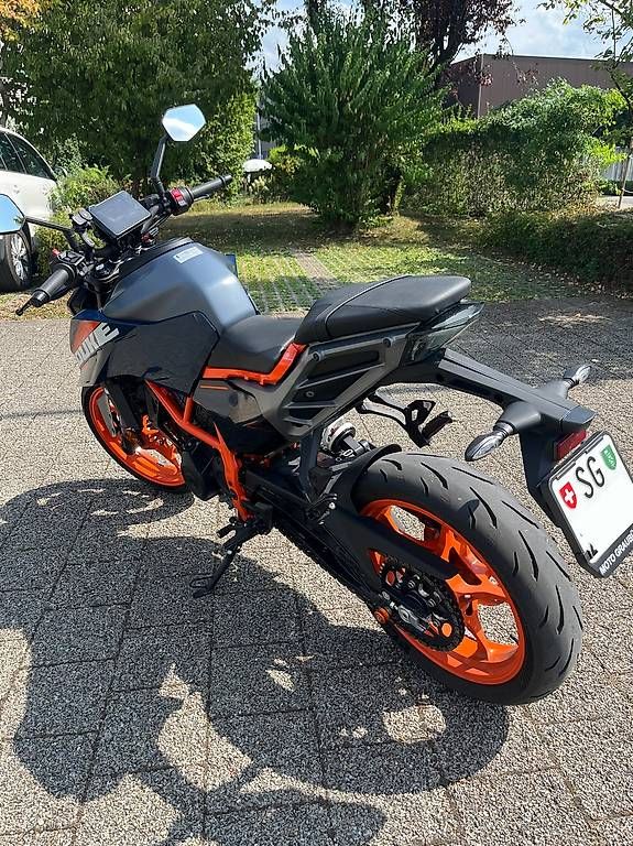 KTM Strada: KTM 390 Duke 2024 Top-Zustand – Usato da Jona venduto da Reezah 2
