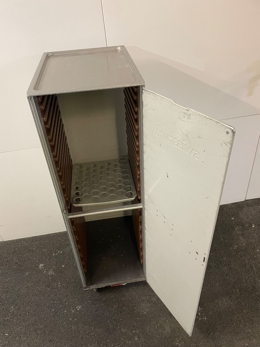 Swissair Sonstiges zu Aviatik: Swissair Trolley – Gebraucht aus Dällikon von buyandbehappy 4