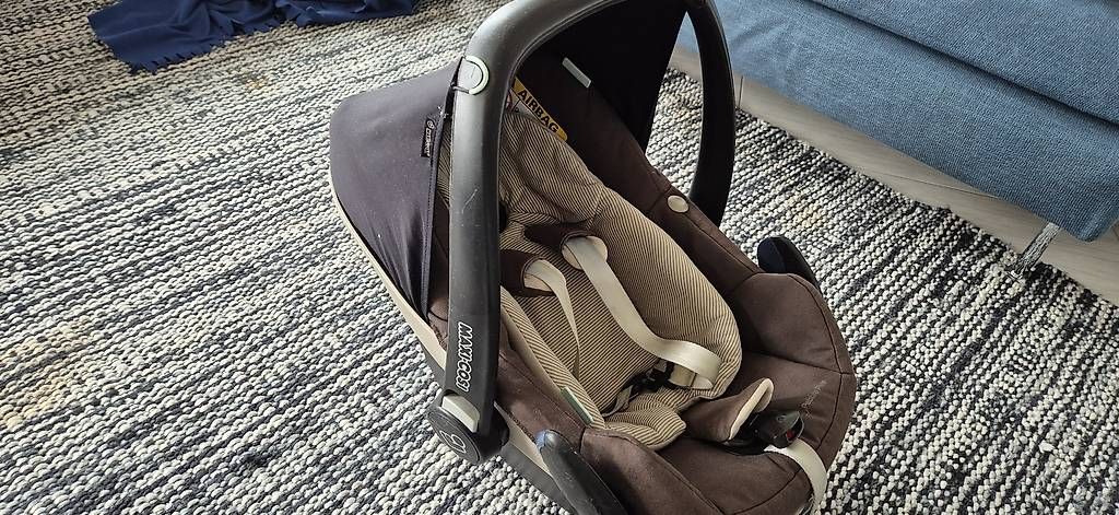 Seggiolini per auto: Maxi Cosi – Usato da Wilen (Sarnen) venduto da Esined28