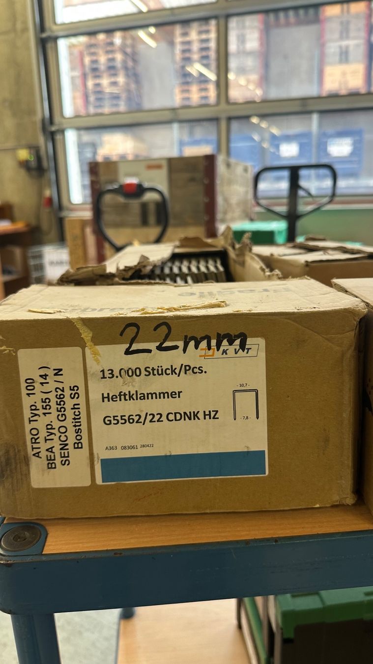 Tutti gli attrezzi: Senco Klammergerät NS20XP + Passend Klammern – Usato da Uetendorf venduto da Revotool 7