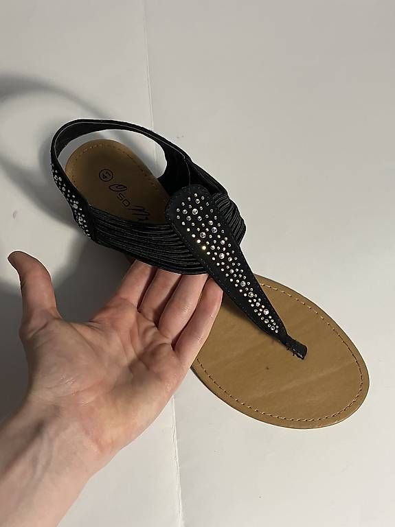 Chaussures femmes: Sandalen mit Strasssteinen – D'occasion à Winterthur par emi_2dmb 1