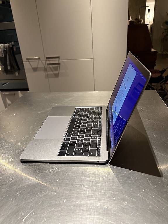 Notebooks: MacBookPro 13" – Gebraucht aus Zollikon von JohnSenker 1