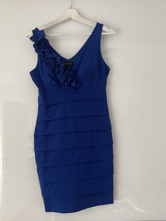 Royalblaues Sommerkleid, Gr. 4 / 38, mit Blumenmuster
