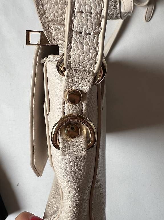 Sacs femmes: Sac bandoulière rose clair – D'occasion à Bossonnens par noemie_01 2