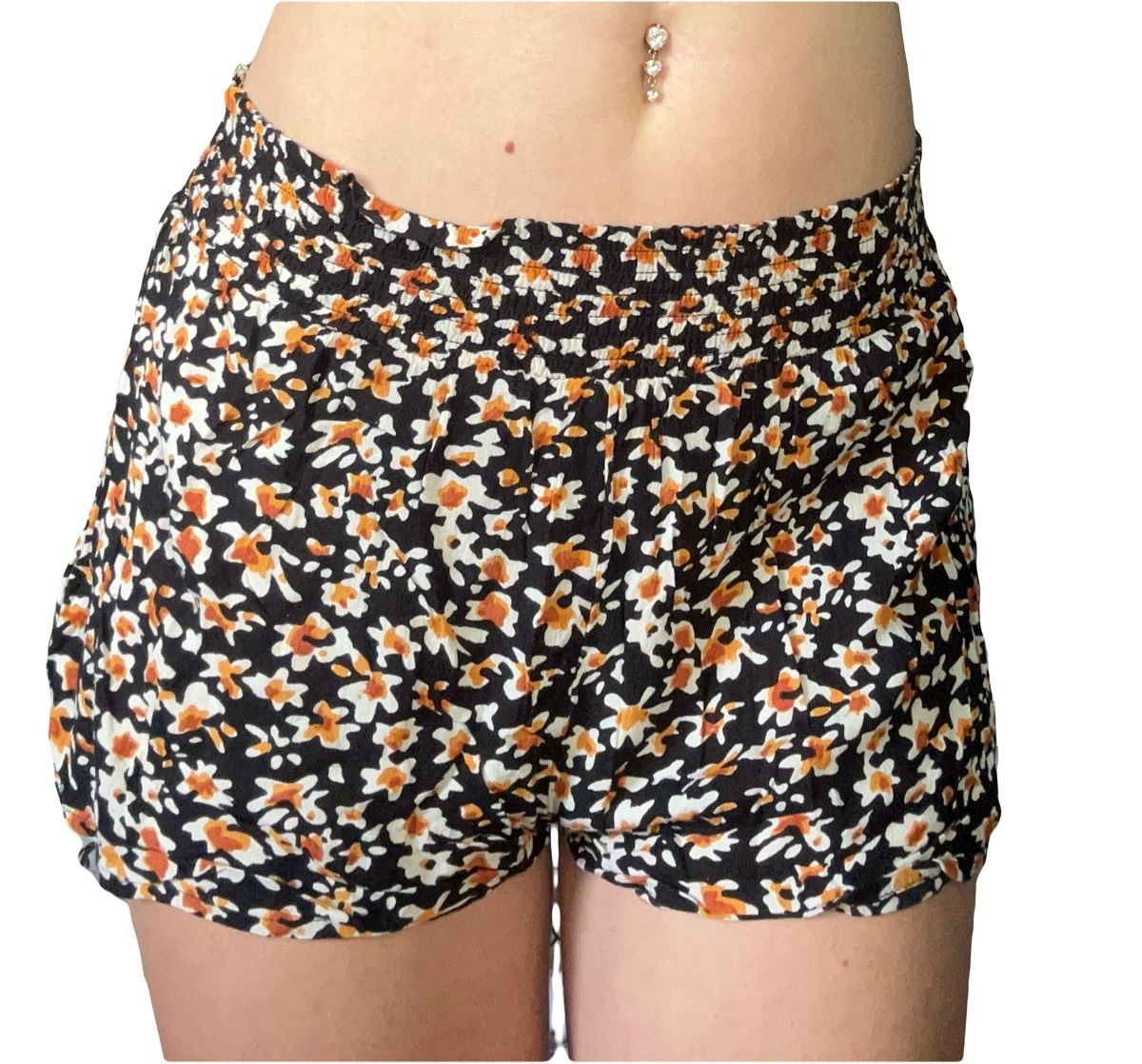 Urban Outfitters Hosen: Shorts Urban Outfitters – Neu (gemäss Beschreibung) aus Bern von jul_tv62