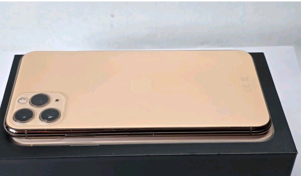 Apple Telefoni cellulari / Smartphones: iPhone 11 Pro Max (64GB) Akku 95% – Usato da Luzern venduto da Waince786 1