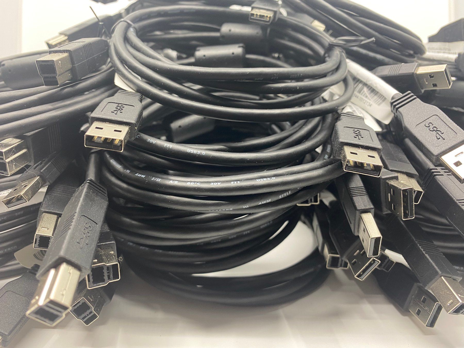 Hewlett Packard Cavi: HP USB Datenkabel 935544 - USB 3.0 - 1.8m – Nuovo (secondo la descrizione) da Langwiesen venduto da Restposten-24 1