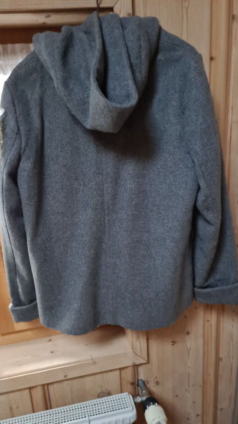 Jacken: Wunderschöne,graue neue Jacke  kapuzze gr.L – Gebraucht aus Ferden von jemyce 1