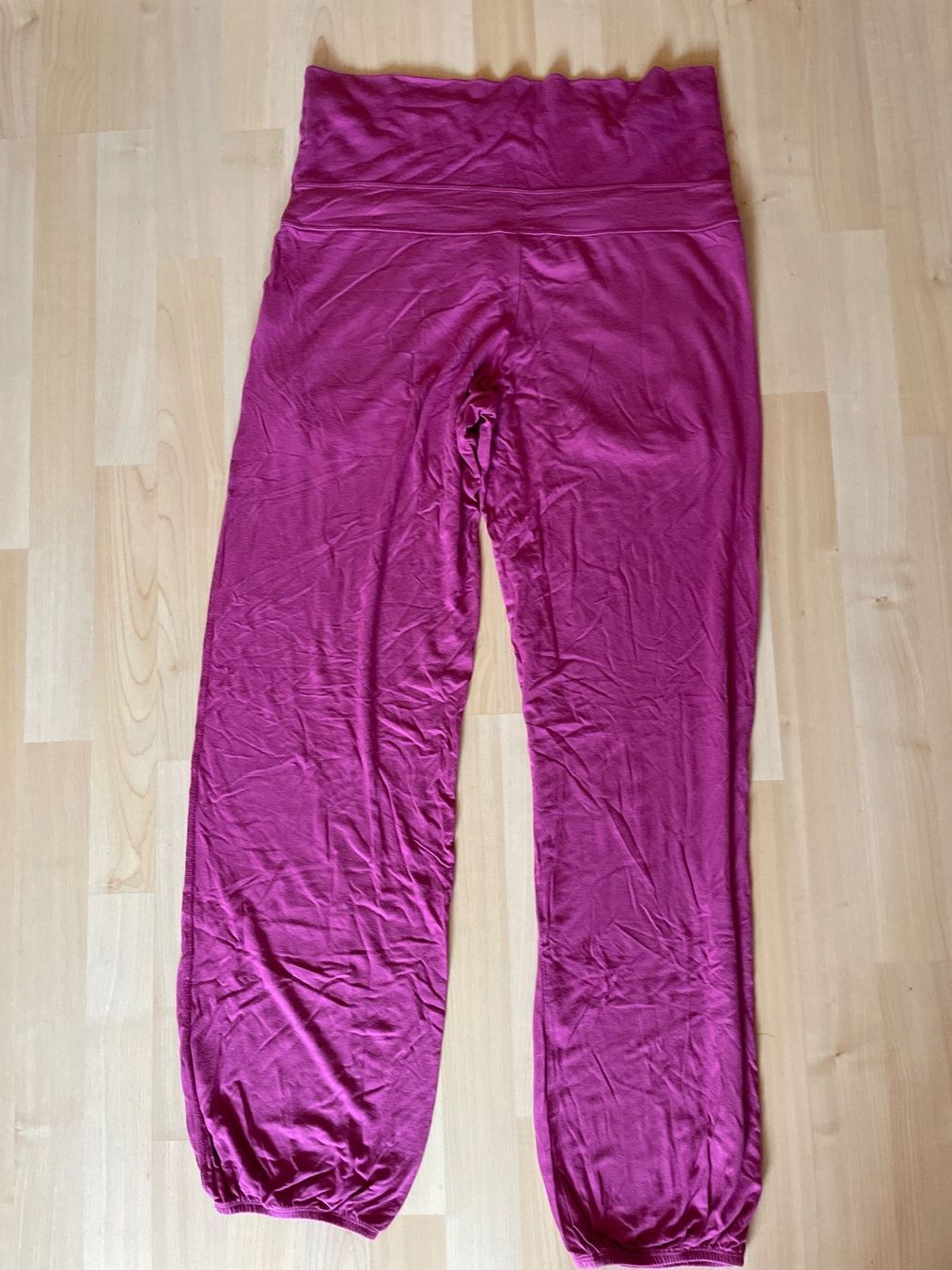 Hosen: lila Freizeithose Damen L – Gebraucht aus Münsingen von Ckolibri 1