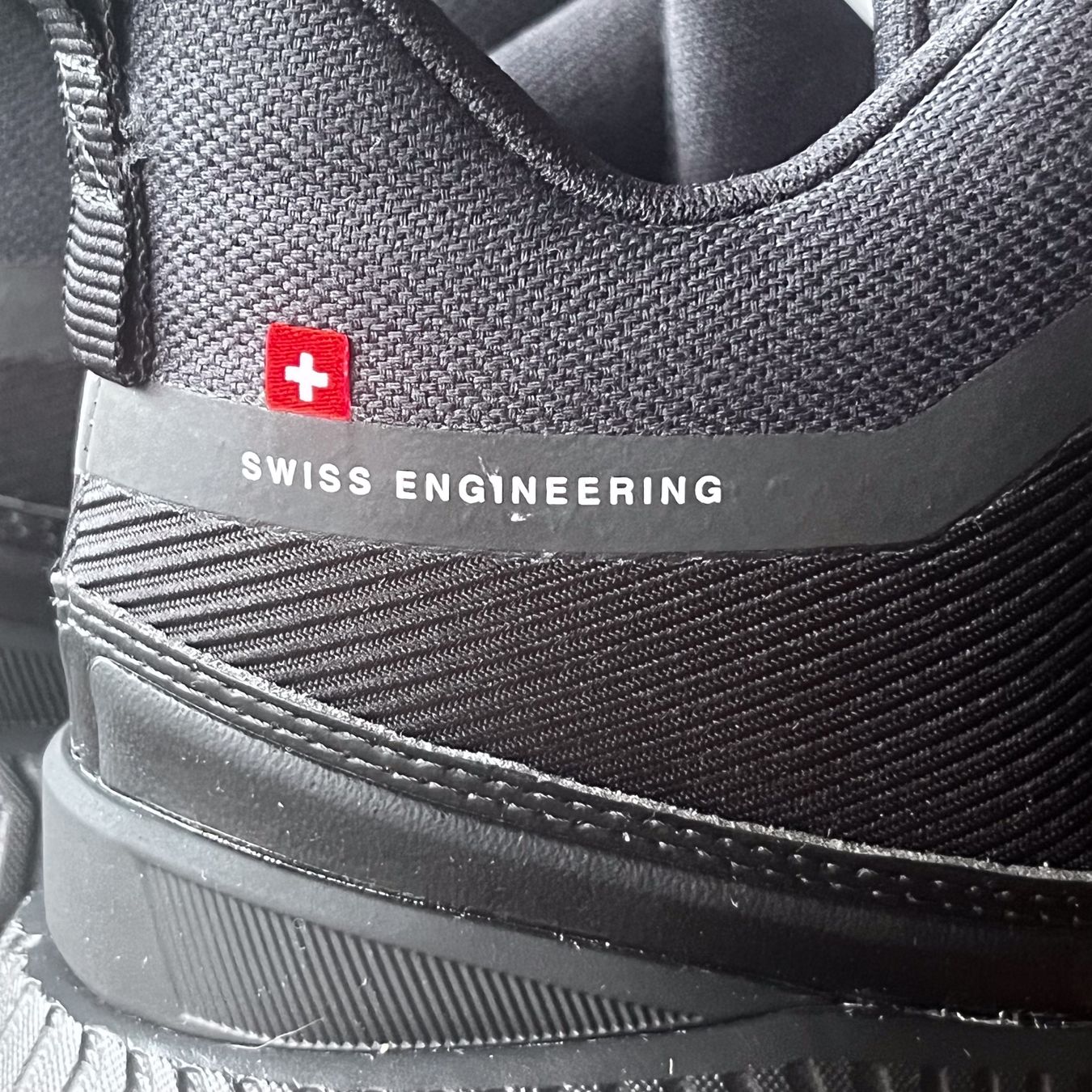 On Chaussures femmes: On Cloud Cloud Hi Wasserdichte Schuhe Gr. 37, Winter – Neuf avec emballage d'origine à Tafers par JP911 6