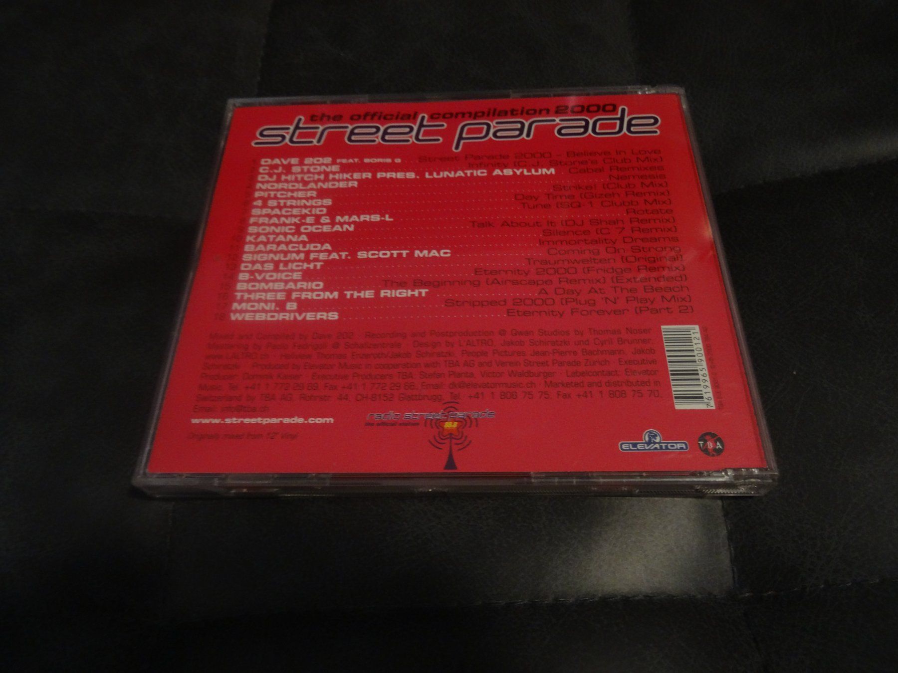 CDs: Street Parade 2000 - The official complication CD – Gebraucht aus Olten von Disc-Ausverkauf 1