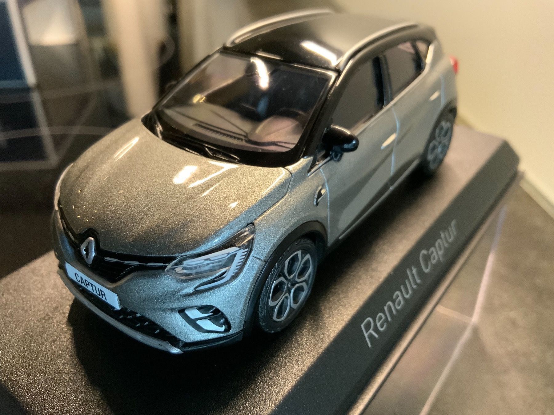 Renault Modellini d'auto: Renault Captur Serie 2 ab Jg. 2020 – Nuovo e nell'imballaggio originale da Erlenbach im Simmental venduto da Model_box 5