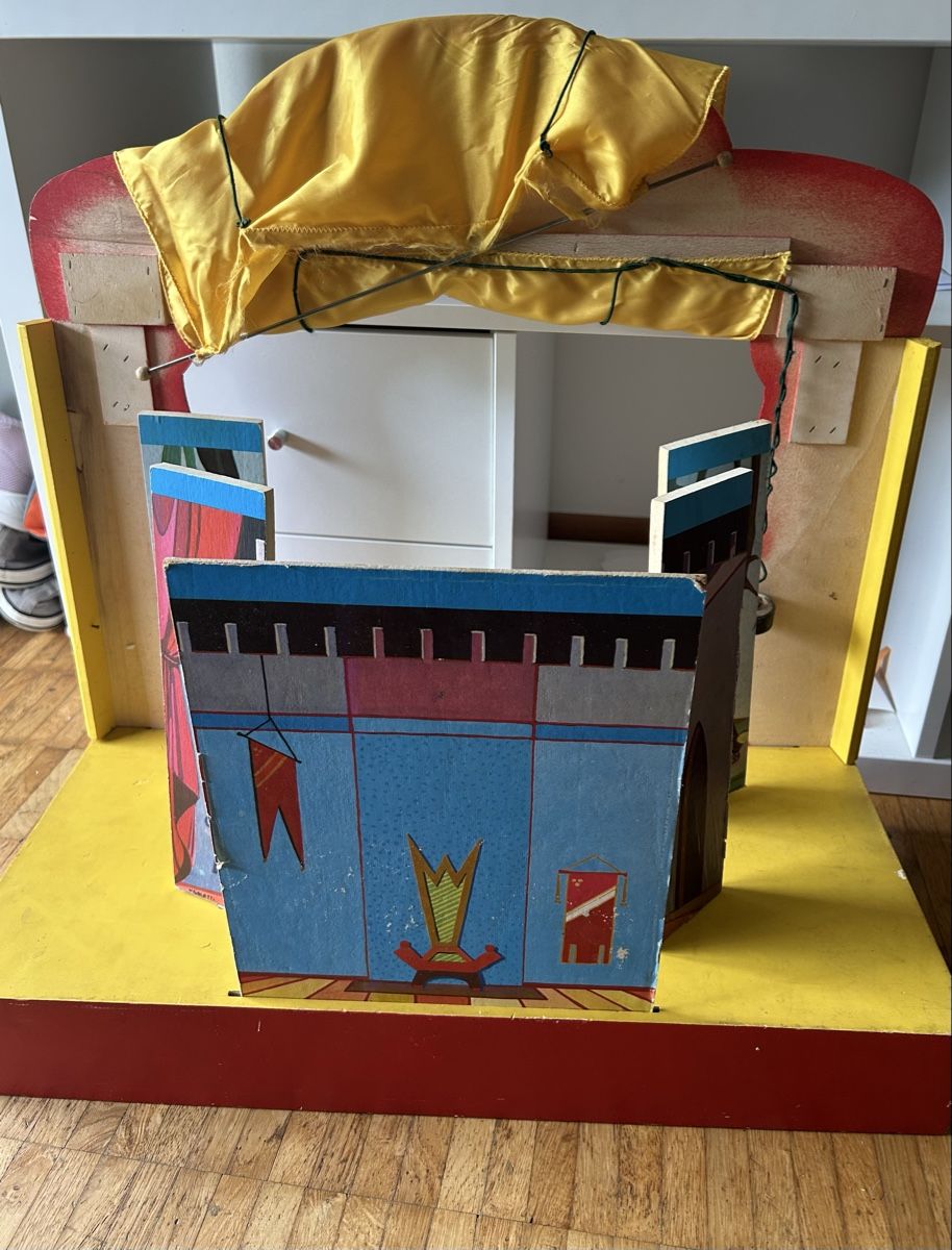 Jouets: Altes Puppentheater  – D'occasion à Hochfelden par larson27 3