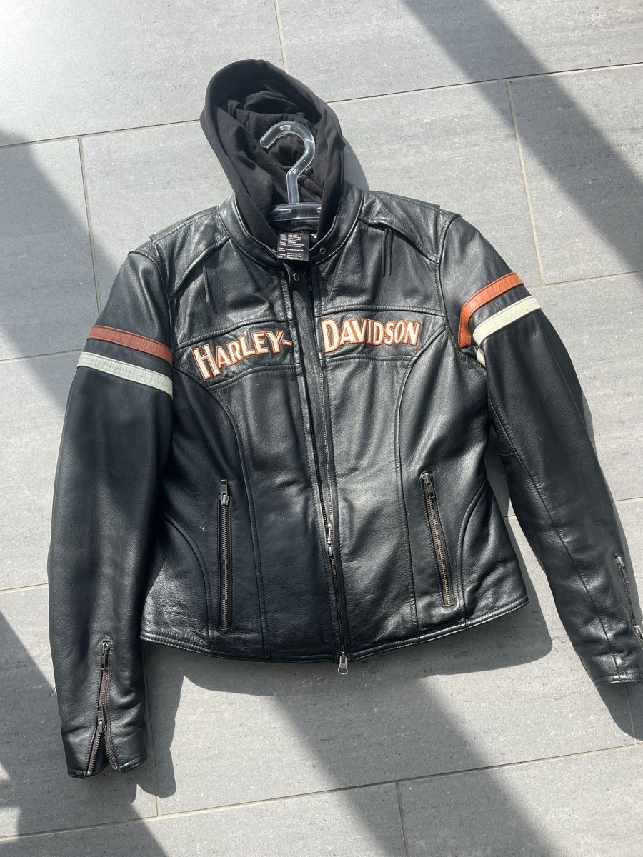 Harley-Davidson Vestes: Lederjacke Harley Davidson gr.M mit inlet – D'occasion à Niederönz par mei_x8wv