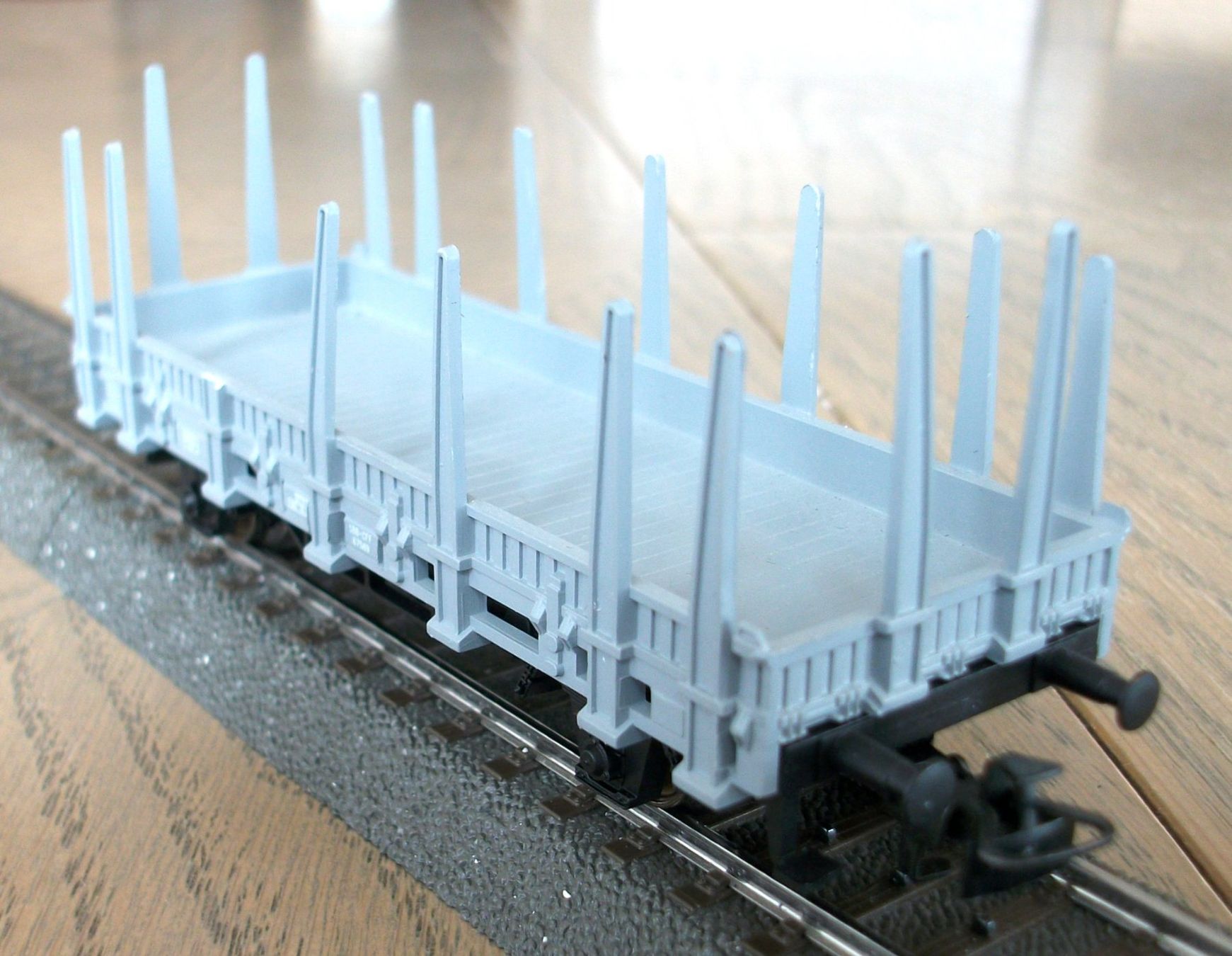 Märklin Modellini di ferrovie: grauer Rungenwagen der SBB – Usato da St. Moritz venduto da Manu7500 2