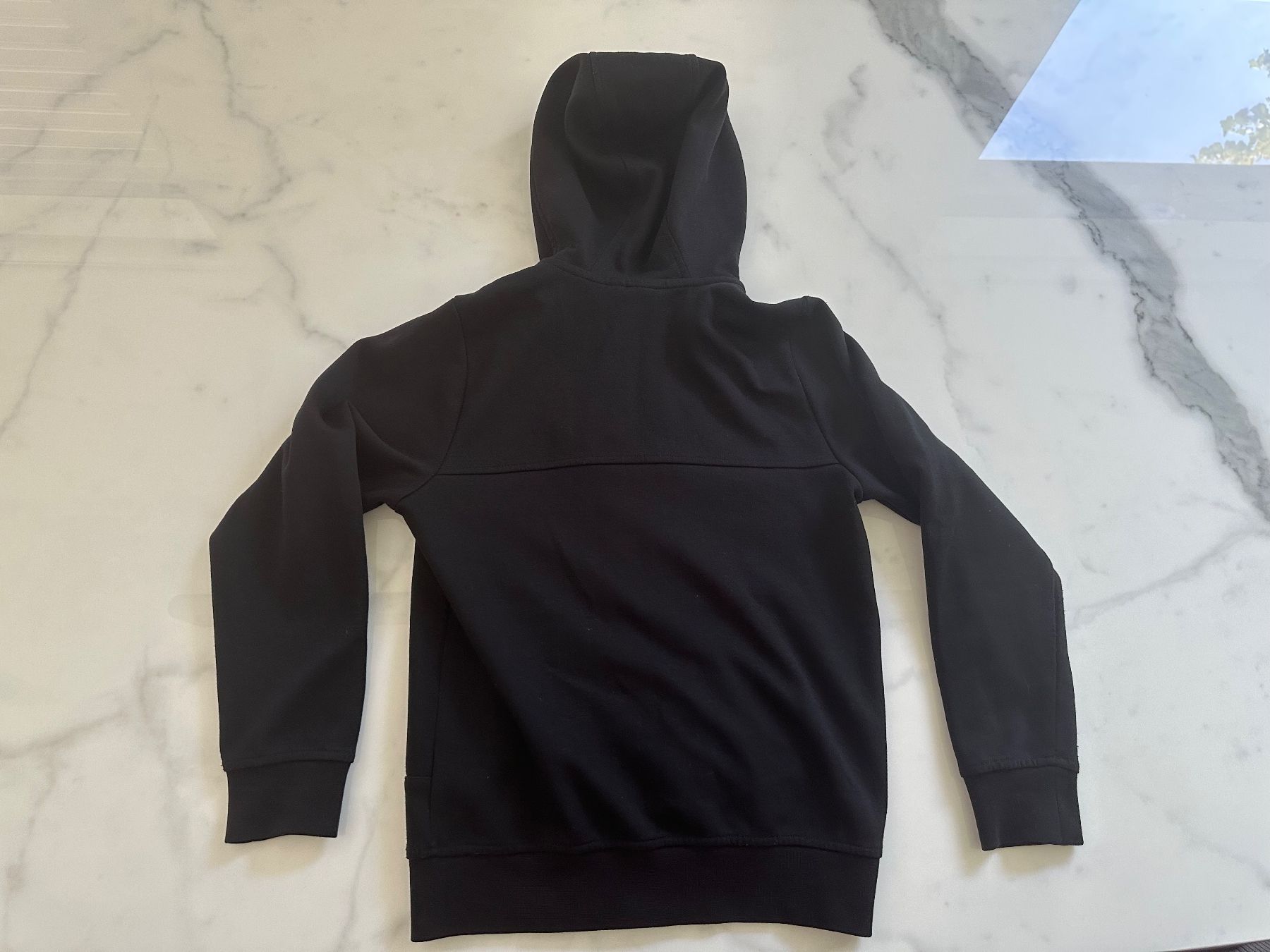 Hugo Boss Maglioni & Felpe: Hugo Boss Zipper Kinder Gr. 138 – Usato da Lausen venduto da Swissart123 1