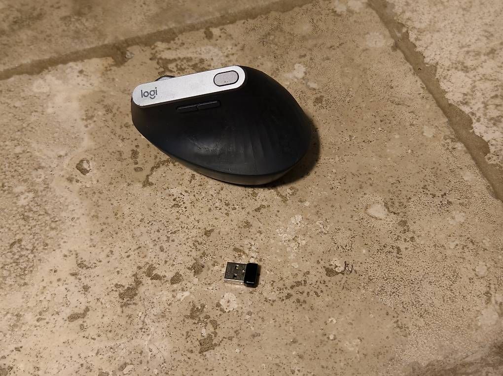 Logitech Maus: Souris ergonomique Logitech MX Vertical – Gebraucht aus Bournens von Ph0en1x 1