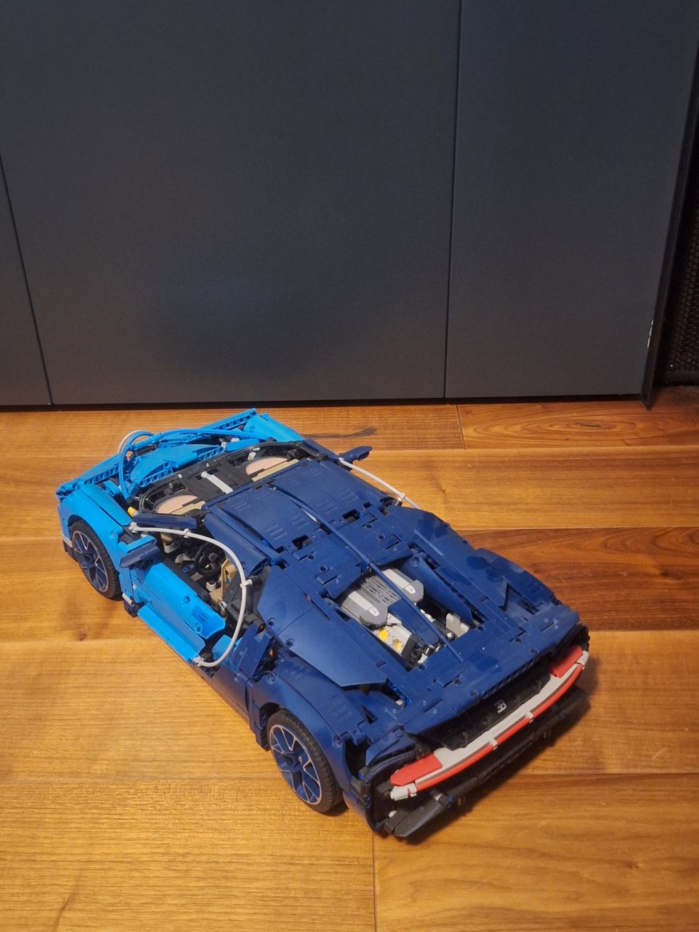 Lego Kit di costruzioni: 42083 LEGO Technic Bugatti Chiron – Usato da Fraubrunnen venduto da smo_zs8w 2
