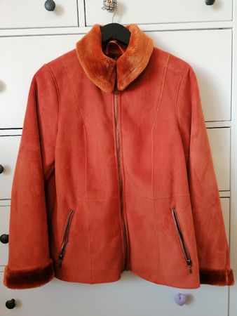 Warme Winterjacke aus Wildlederimitat, Grösse 40/M