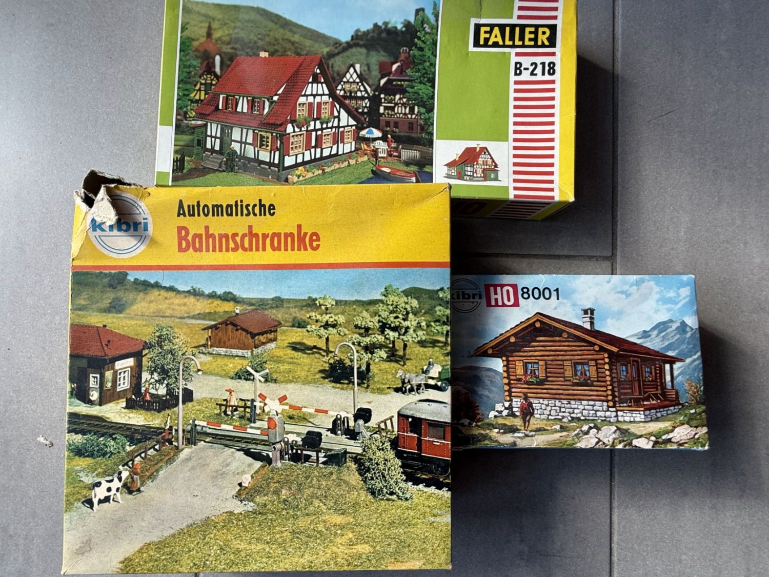Trix Modelleisenbahnen: Trix Express Lokomotive Baureihe E50, 8 Weichen – Gebraucht aus Fällanden von Roli12 3