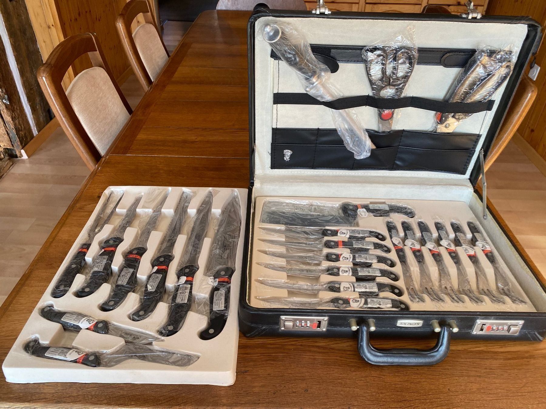 Coltelli: Hochwertiges 24 - Teiliges Messerset – Nuovo e nell'imballaggio originale da Doerflingen venduto da Hikwood 1