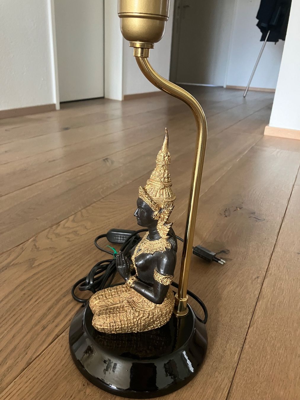 Lampen: Tisch/Kommode Lampe – Gebraucht aus Bubikon von nb_b8d9 3