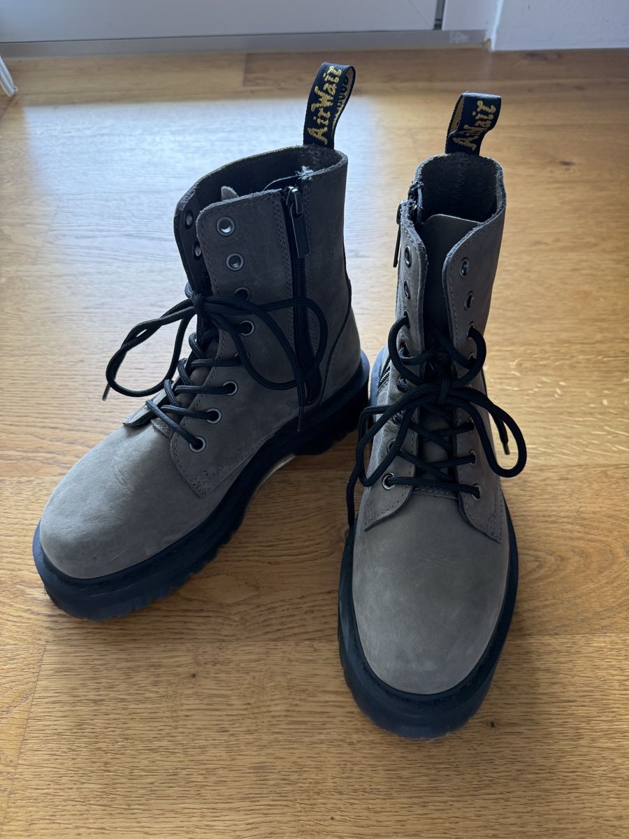 Dr. Martens Scarpe da donna: Dr. Martens Wildleder Gr. 38 – Usato da Bülach venduto da zulna 1