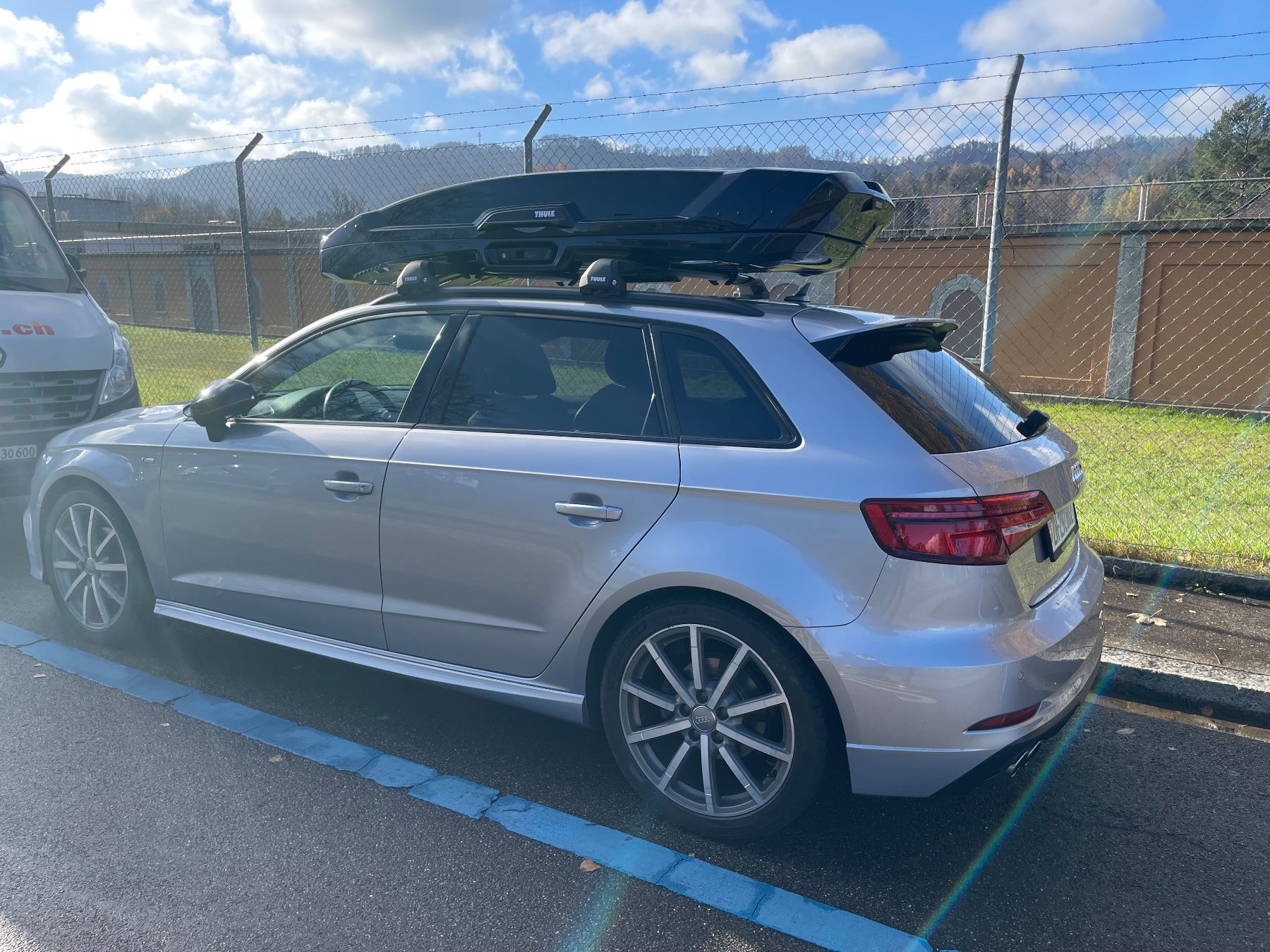 Thule Box da tetto: Roofbox / Dachbox - Thule Vector M - LIKE NEW - 360L – Nuovo (secondo la descrizione) da Thalwil venduto da brunof 9