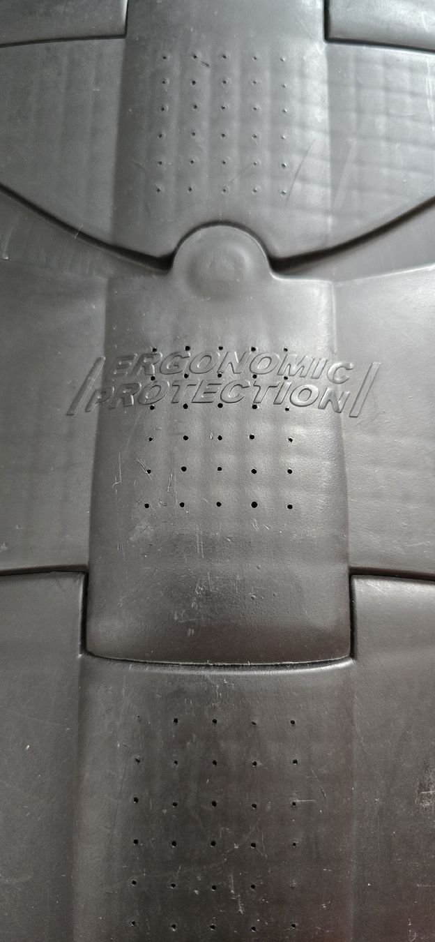 Dainese Protezioni & Imbottiture: Dainese Rückenprotektor – Usato da Möriken AG venduto da MedicineHat 1