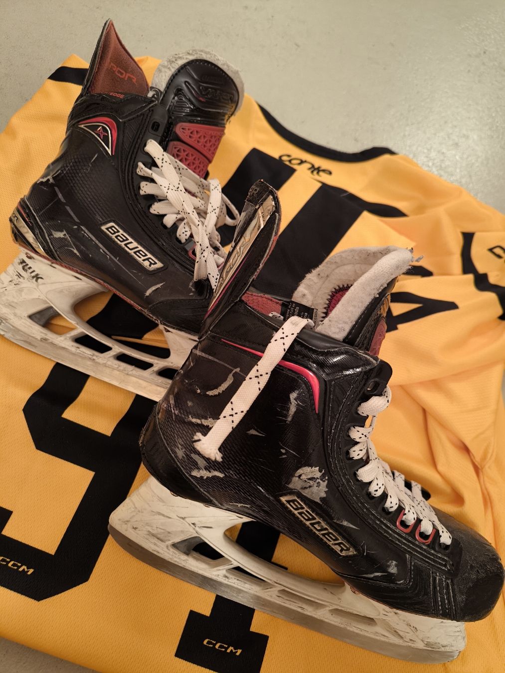 Bauer Pattini da ghiaccio: Bauer Eishockey Schlittschuhe Grösse 39 - Beite EE – Usato da Bassersdorf venduto da daniela_annacaterina 5