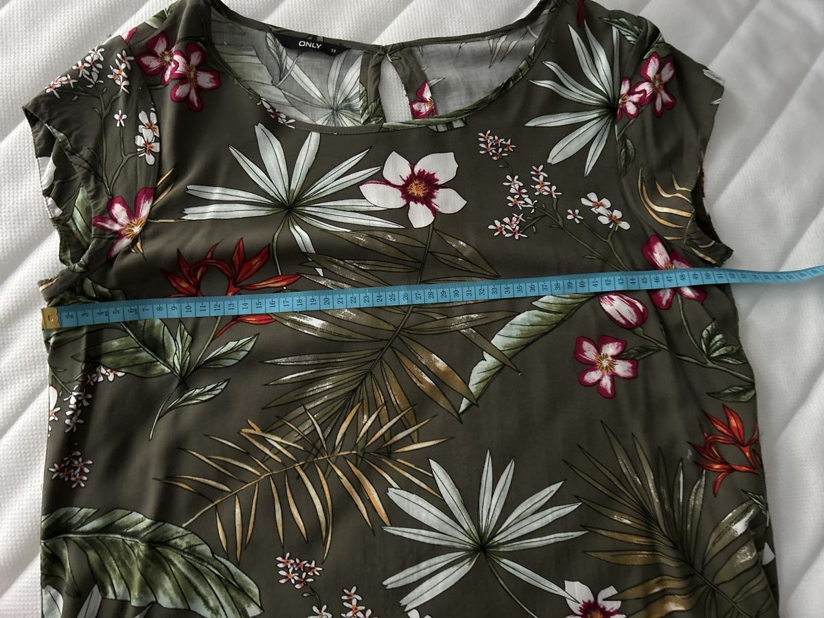 Only Camicette: Bluse von Only, Grösse 38, khaki mit Blumen – Usato da Erlinsbach SO venduto da hallon480 3