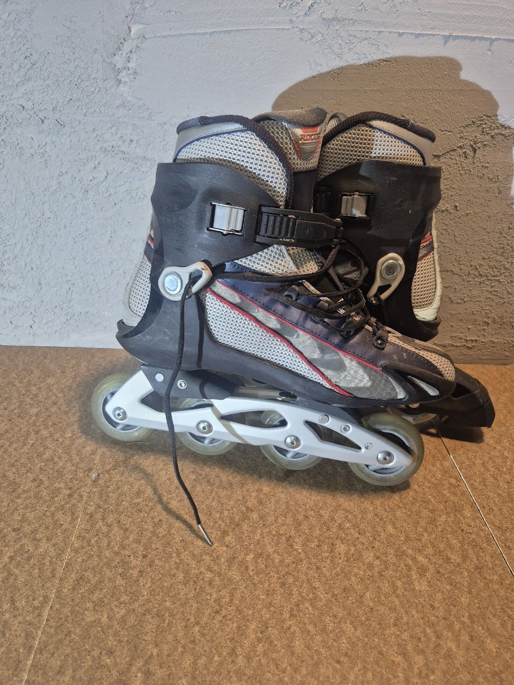 Pattini in linea & Pattini a rotelle: Roces Inlineskates Grösse 46 – Usato da Schmitten FR venduto da KaDa81 1
