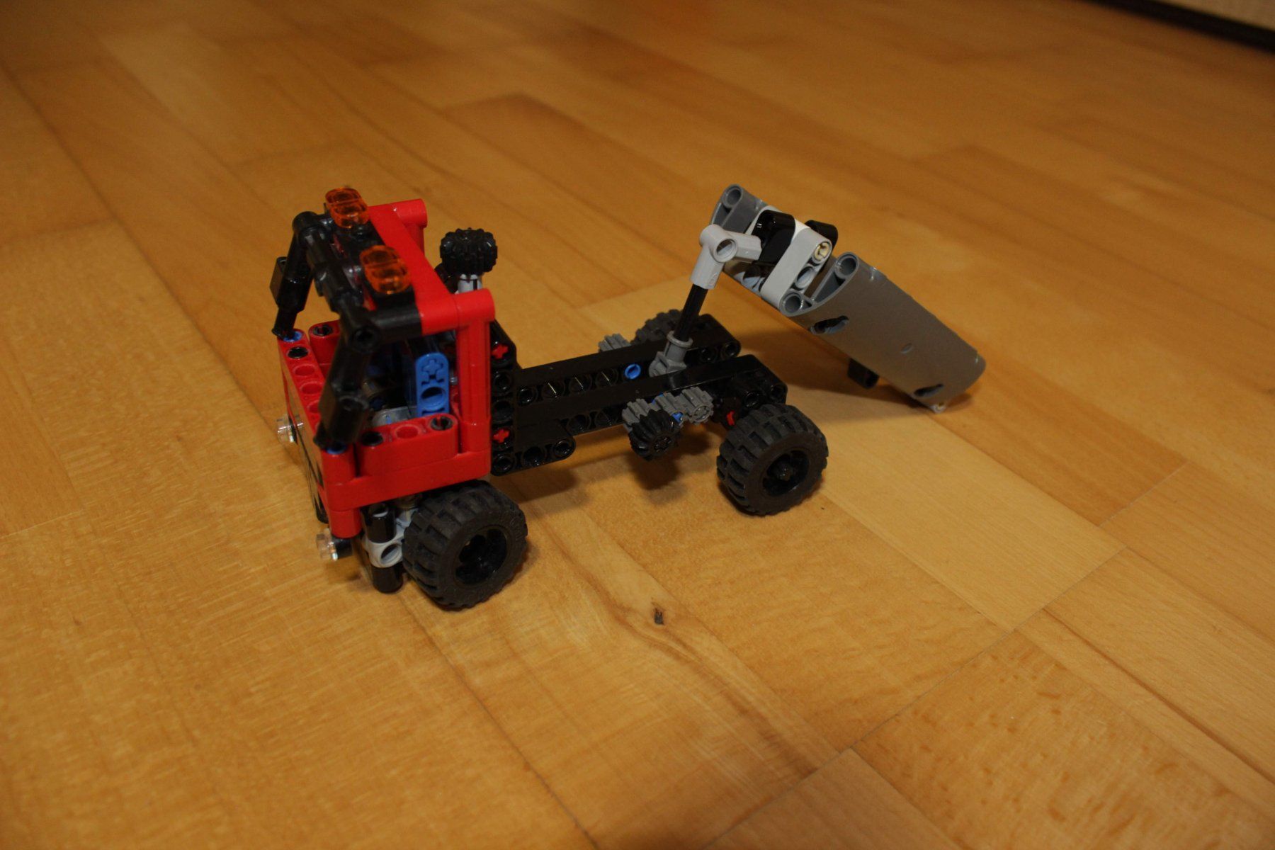 Lego Kit di costruzioni: Lego Technic 42084 Absetzkipper – Usato da Schinznach-Dorf venduto da Drn006 2