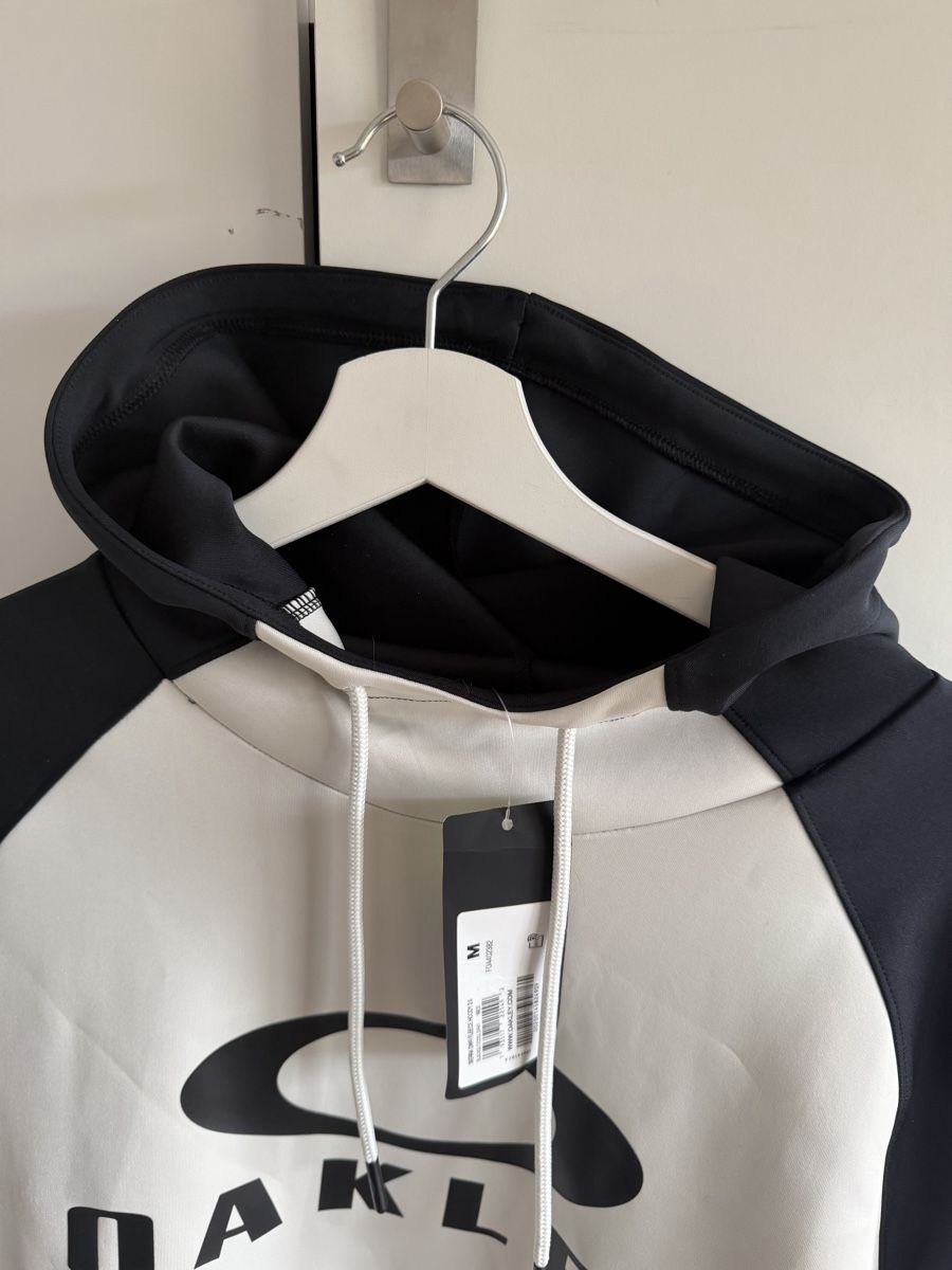 Oakley Pullover & Sweatshirts: Oakley hoodie  – Neu und originalverpackt aus Lengnau BE von col_hz8x 1