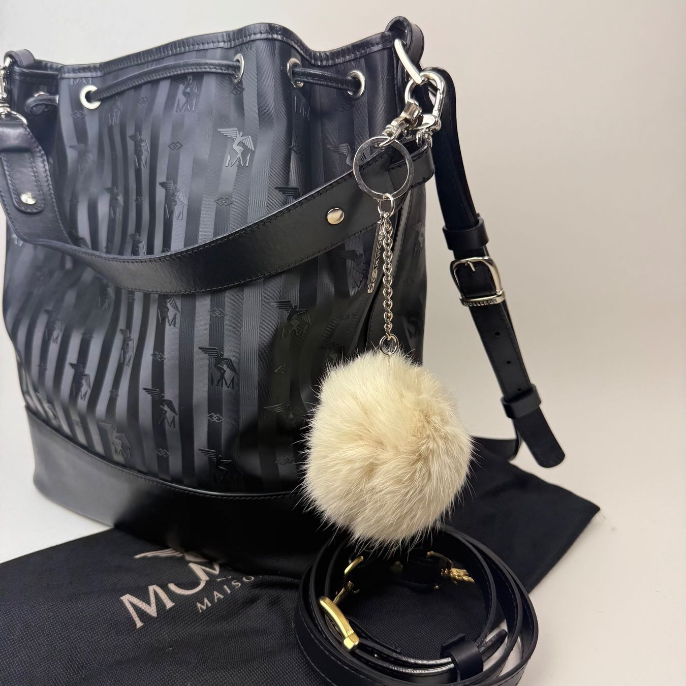 Maison Mollerus Borse da donna: Maison Mollerus MM Niesen Beuteltasche – Usato da Sursee venduto da Justmibu 1