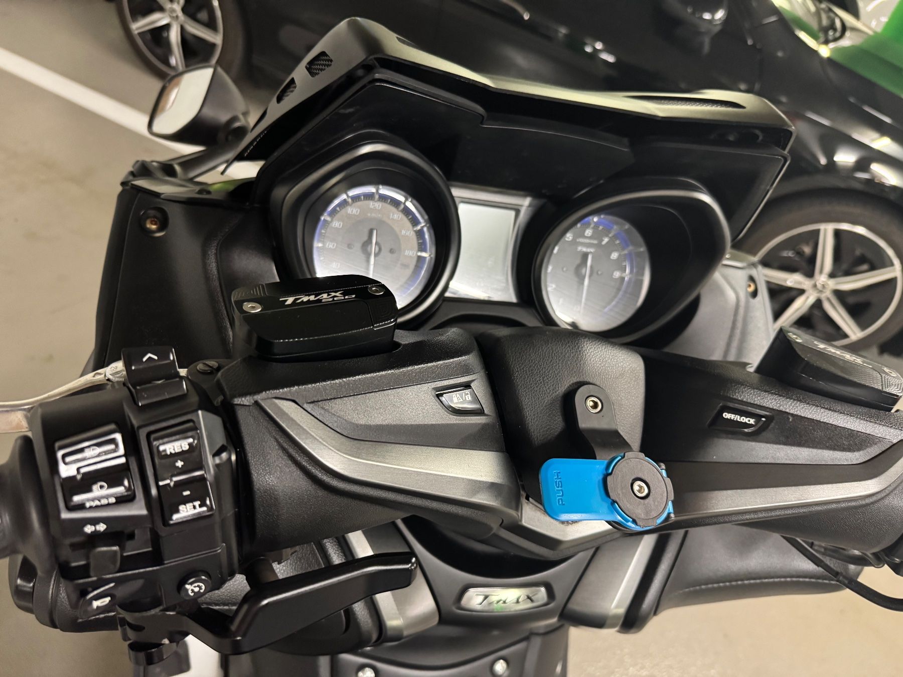 Yamaha Scooters: Yamaha TMAX 560 TechMax all Black – D'occasion à Wichtrach par Juventino1974 3